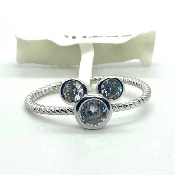 Size 6 925 Mickey Mouse Silhouette Twisted Band Ring - Picture 1 of 10
